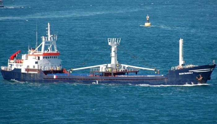 Disabled freighter towed to anchorage, Marmara Sea