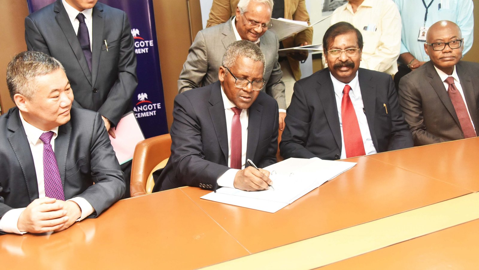 Dangote, Sinoma Sign Agreement On new 6Mta Cement Plant In Itori, Ogun State 