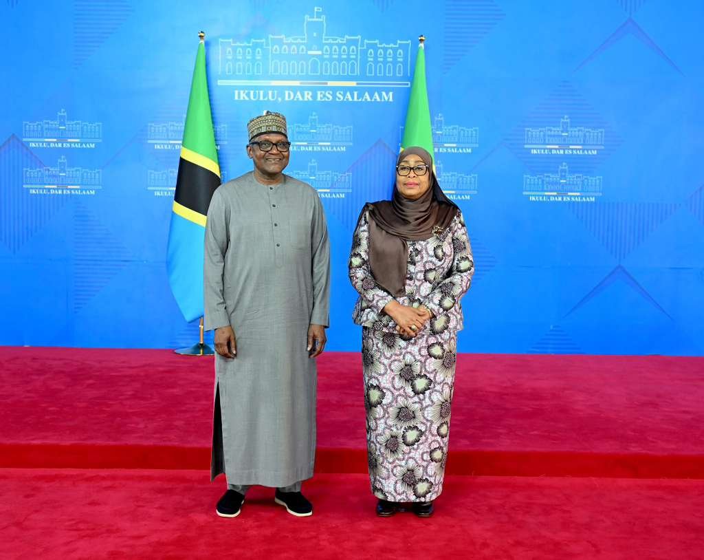 President and Chief Executive of Dangote Industries Limited, Aliko Dangote, with President Samia Suluhu Hassan of Tanzania during a strategic meeting at the State House in Dar es Salaam, Tanzania, at the weekend.