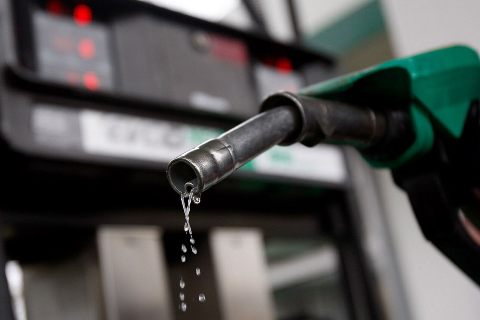 Nigeria’s Petrol Depot Prices Edge Lower as AGO Market Shows Mixed Movement