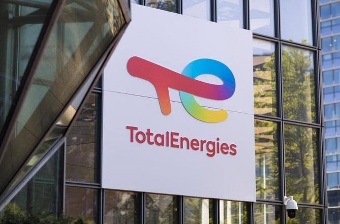 TotalEnergies Exits Small-Scale Solar Business in Europe, Shifts Focus to Utility-Scale Renewables